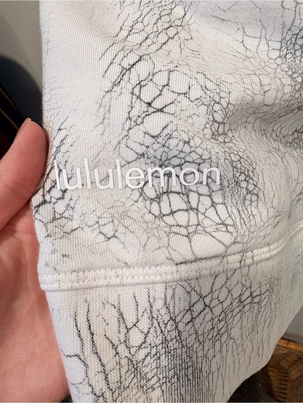 Lululemon Oversized Marble Print Crewneck Sweatshirt White Grey Size 2 - Picture 5 of 6